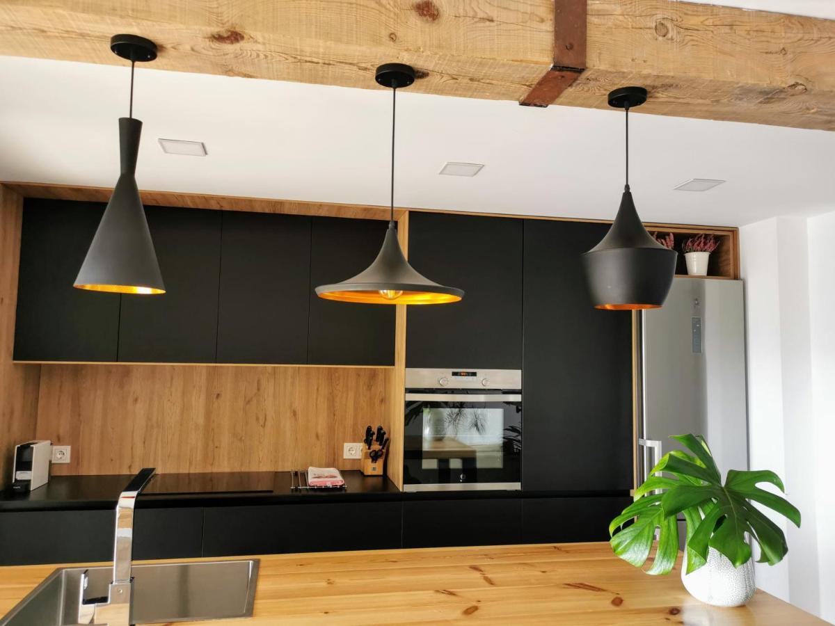Oroel Apartment ฮากา ภายนอก รูปภาพ