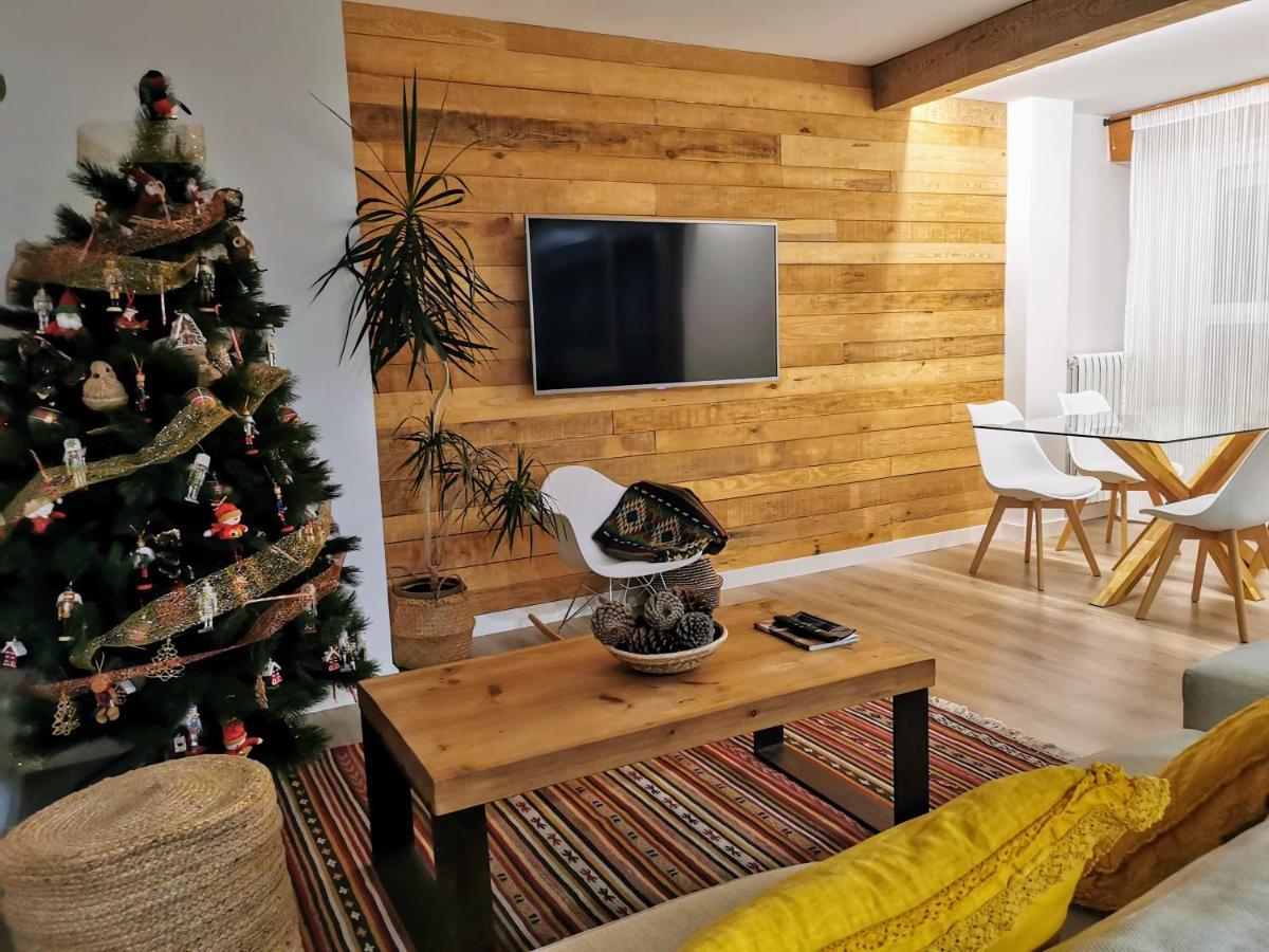 Oroel Apartment ฮากา ภายนอก รูปภาพ