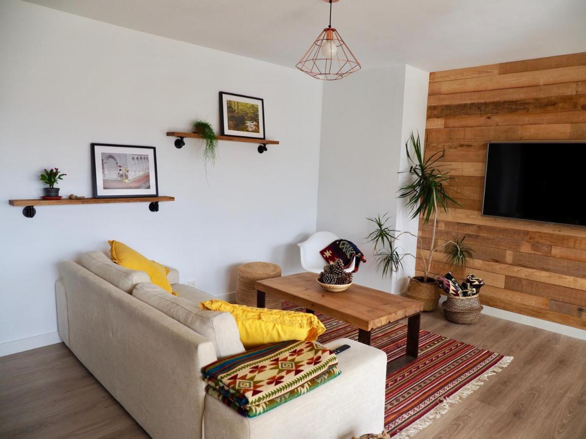 Oroel Apartment ฮากา ภายนอก รูปภาพ